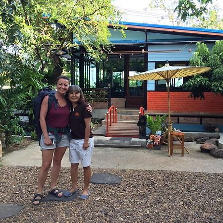 Sun Smile Hostel Ubon Ratchathani Buitenkant foto