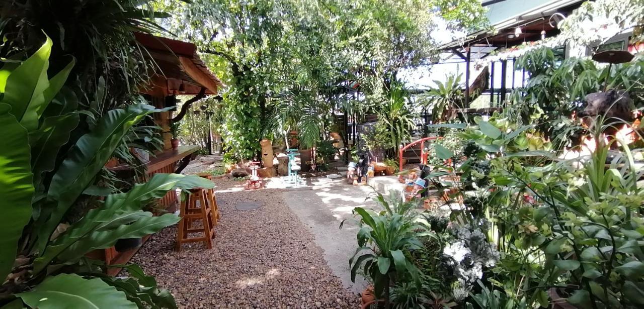 Sun Smile Hostel Ubon Ratchathani Buitenkant foto