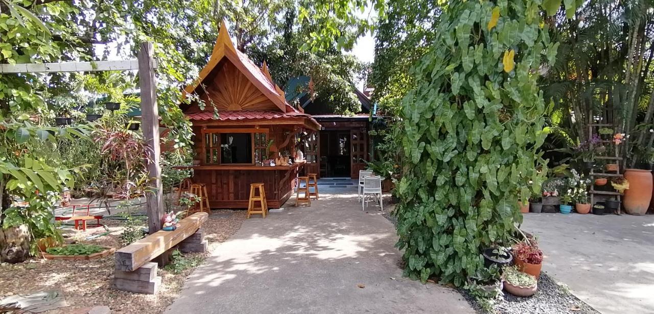 Sun Smile Hostel Ubon Ratchathani Buitenkant foto
