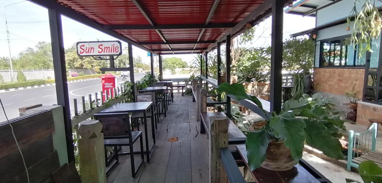 Sun Smile Hostel Ubon Ratchathani Buitenkant foto