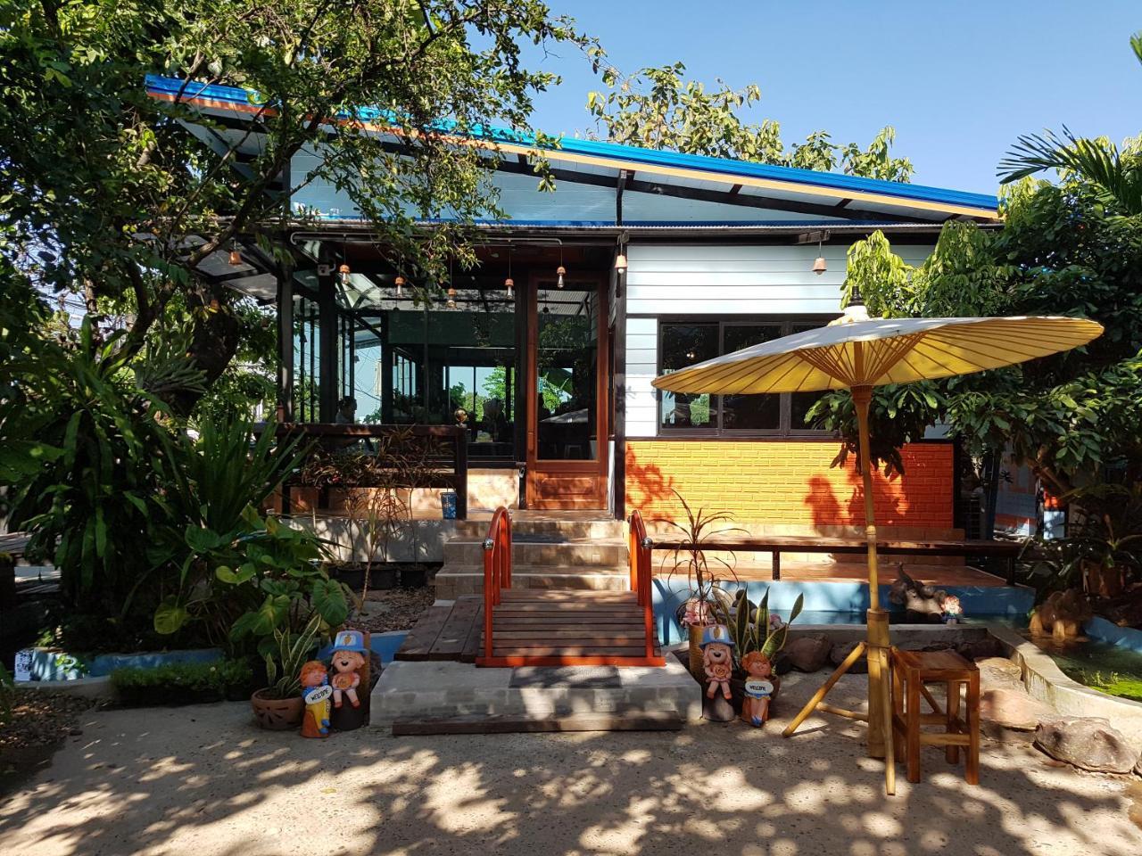 Sun Smile Hostel Ubon Ratchathani Buitenkant foto