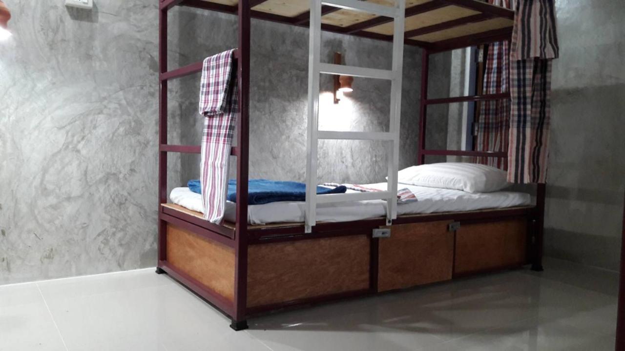 Sun Smile Hostel Ubon Ratchathani Buitenkant foto