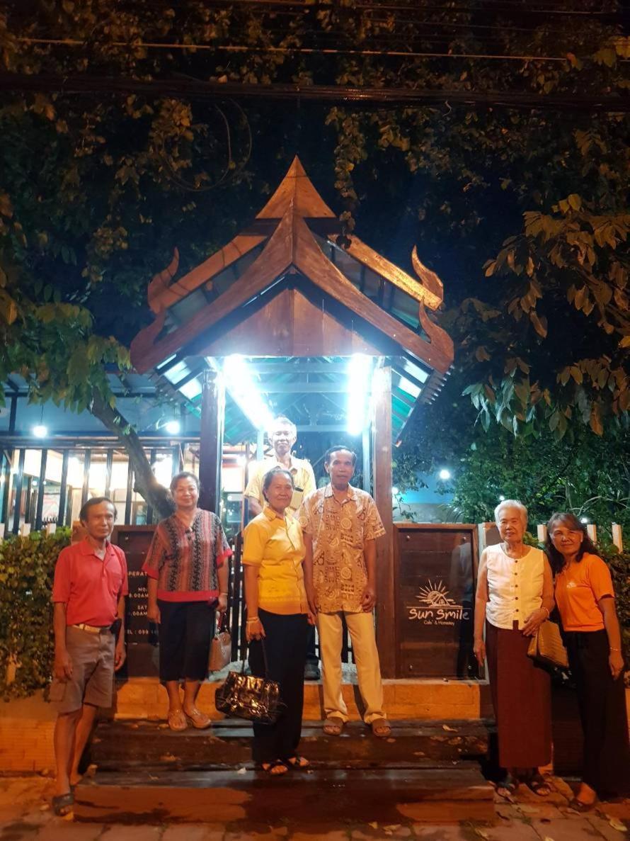Sun Smile Hostel Ubon Ratchathani Buitenkant foto