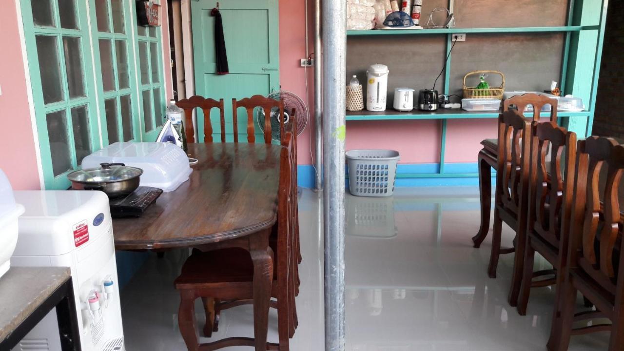 Sun Smile Hostel Ubon Ratchathani Buitenkant foto