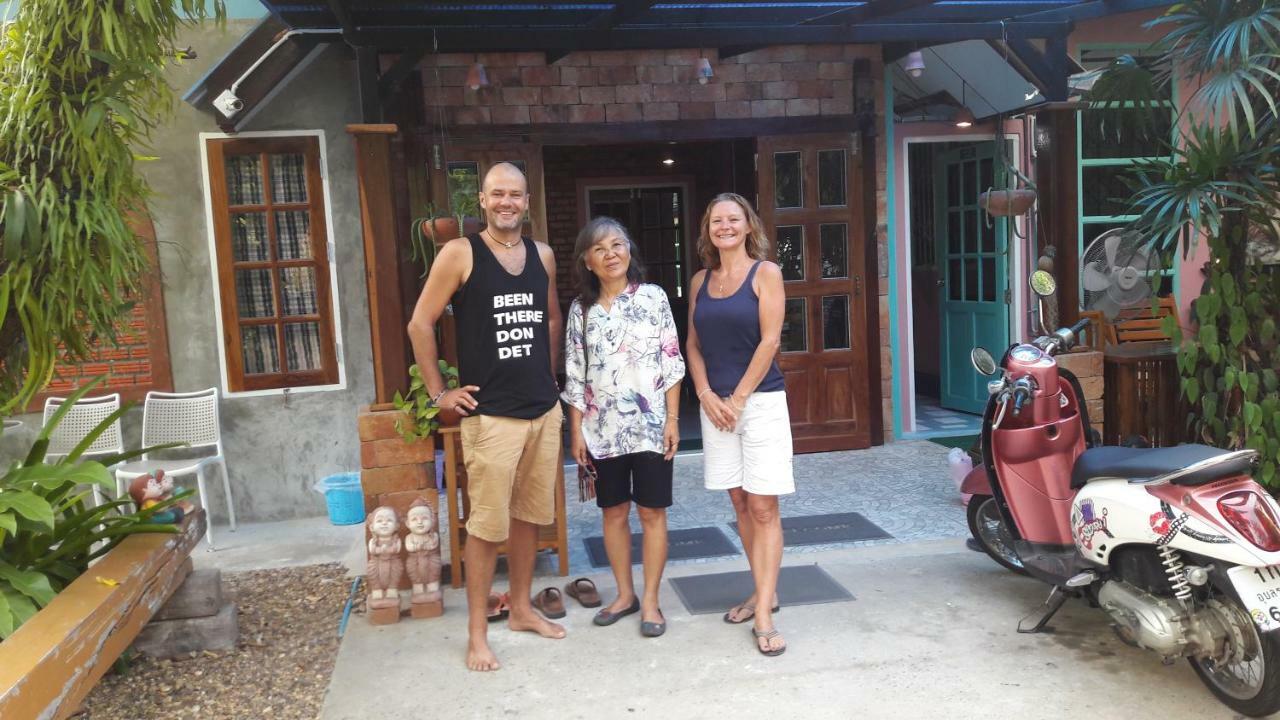 Sun Smile Hostel Ubon Ratchathani Buitenkant foto
