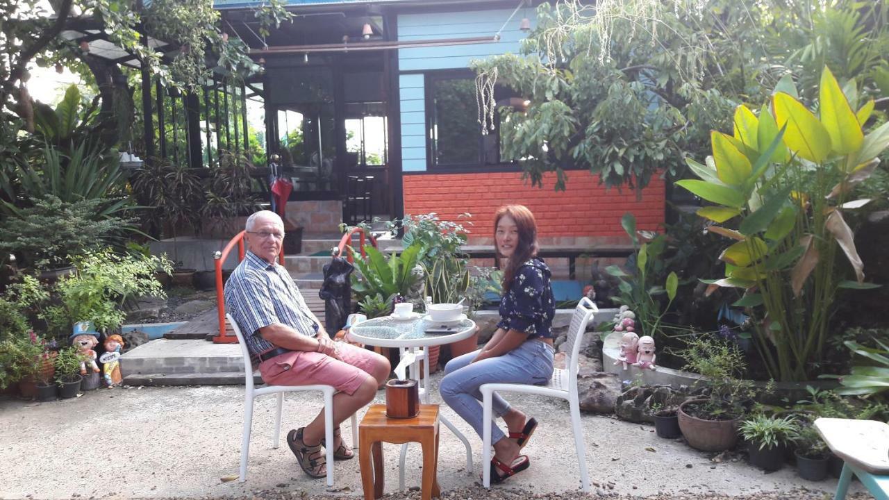 Sun Smile Hostel Ubon Ratchathani Buitenkant foto