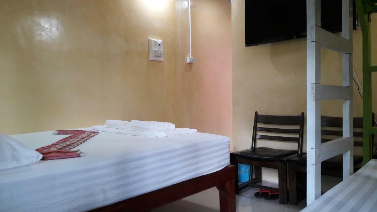 Sun Smile Hostel Ubon Ratchathani Buitenkant foto