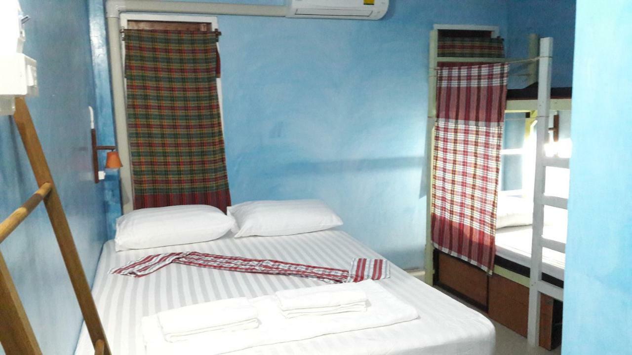 Sun Smile Hostel Ubon Ratchathani Buitenkant foto